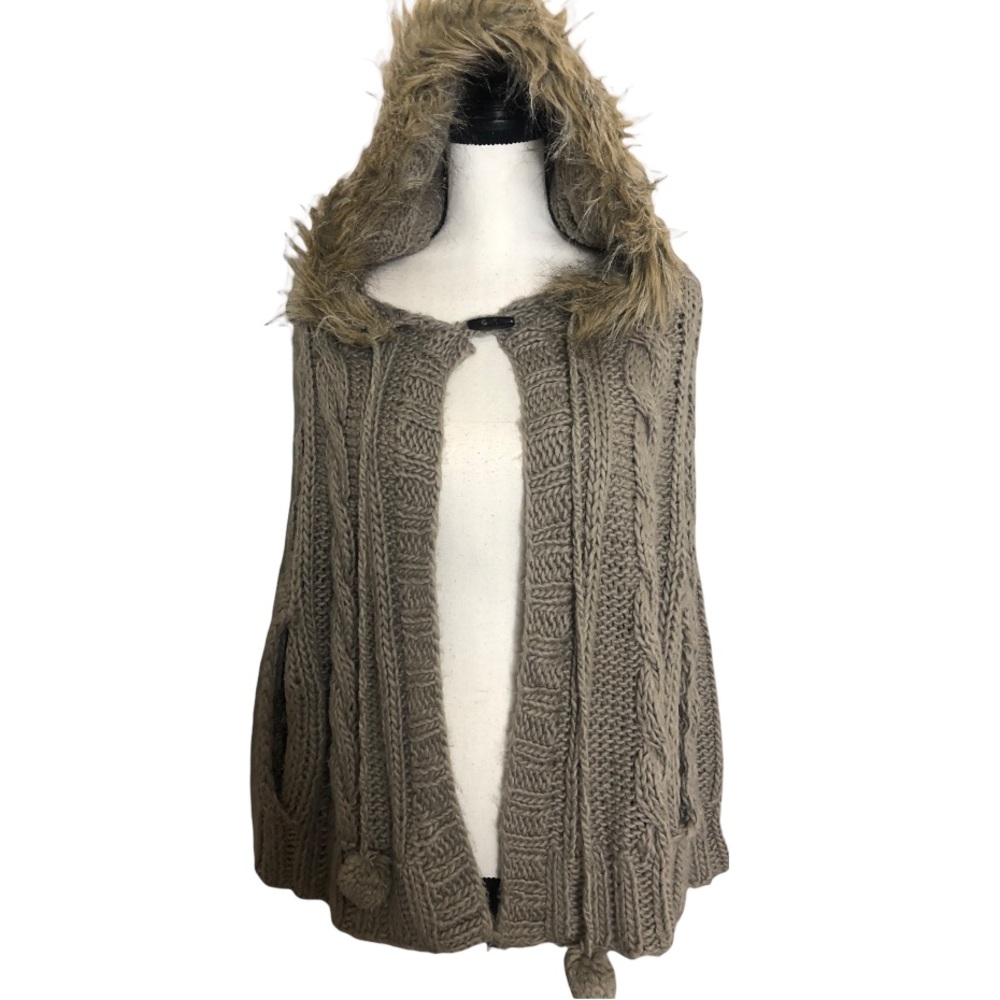 NWT Willow & Clay hooded poncho Sz L